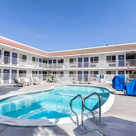 Park Inn By Radisson, Modesto Exterior photo