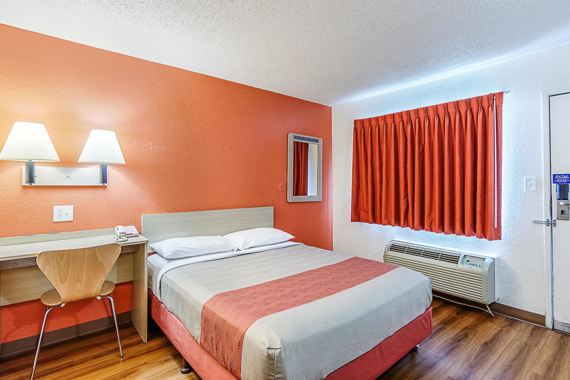 Park Inn By Radisson, Modesto Exterior photo