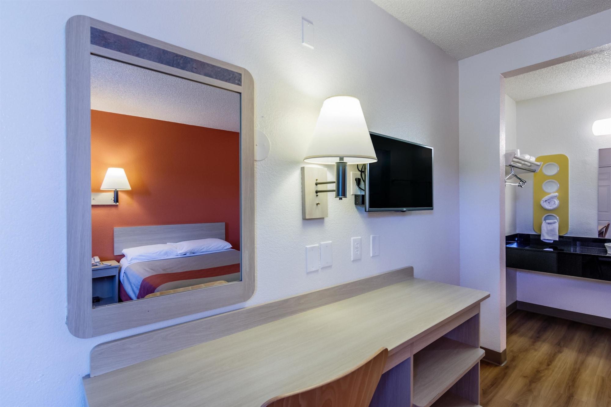 Park Inn By Radisson, Modesto Exterior photo