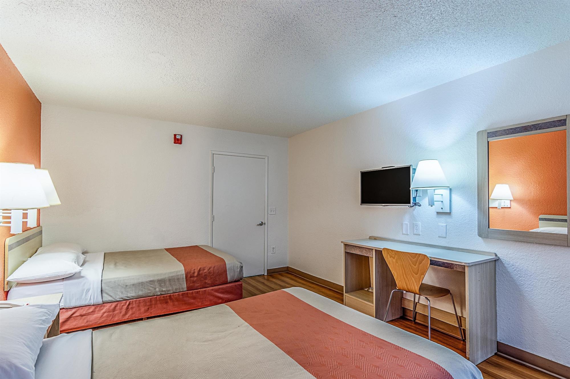 Park Inn By Radisson, Modesto Exterior photo