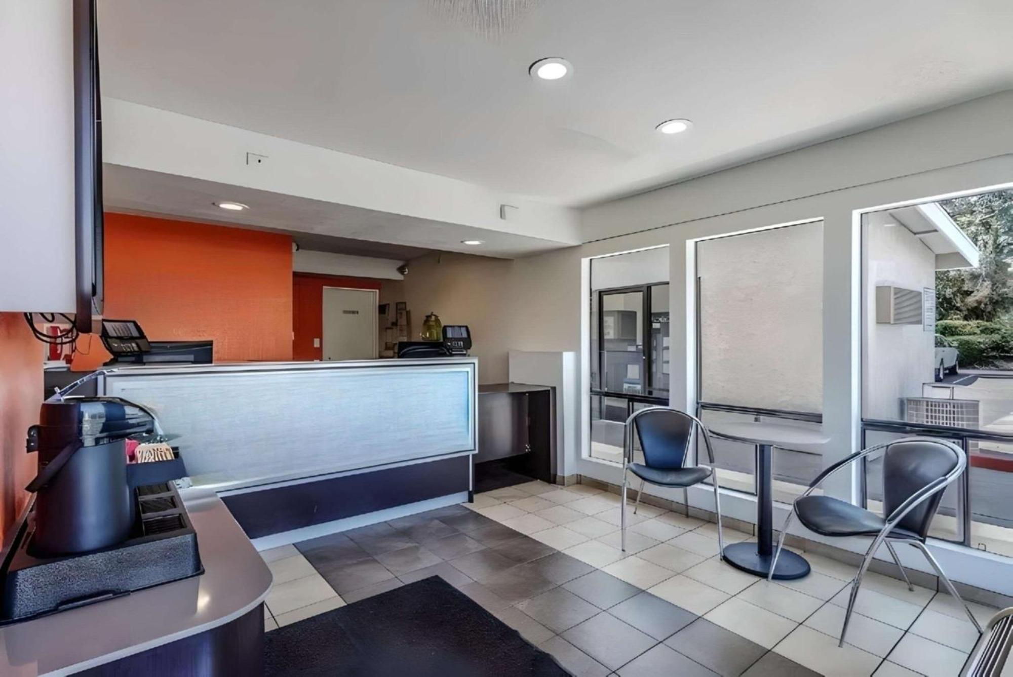 Park Inn By Radisson, Modesto Exterior photo