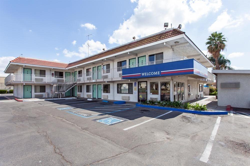 Park Inn By Radisson, Modesto Exterior photo