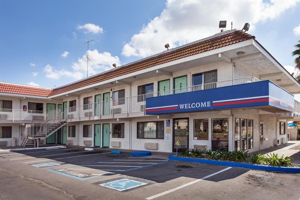 Park Inn By Radisson, Modesto Exterior photo