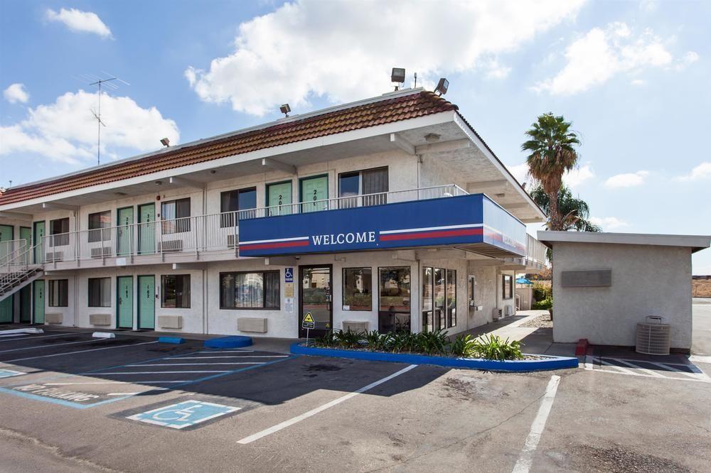 Park Inn By Radisson, Modesto Exterior photo