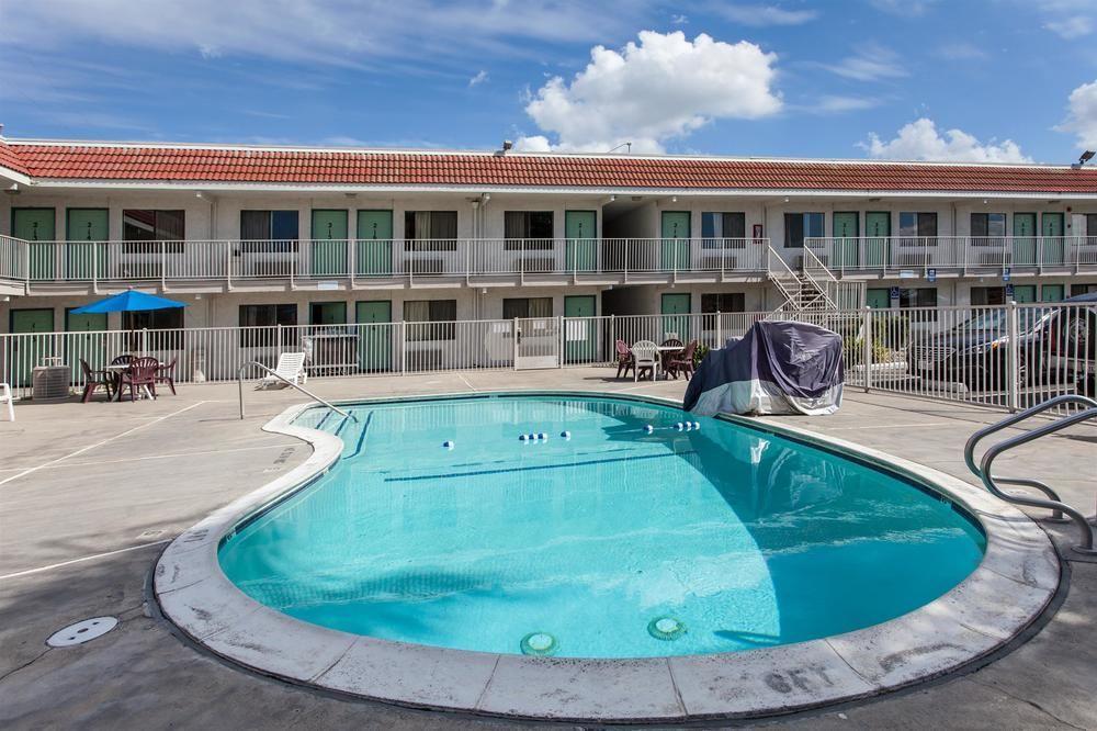 Park Inn By Radisson, Modesto Exterior photo