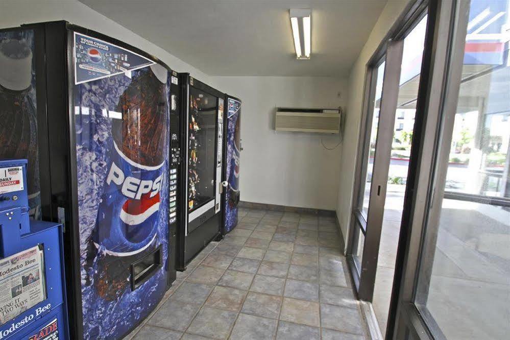 Park Inn By Radisson, Modesto Exterior photo