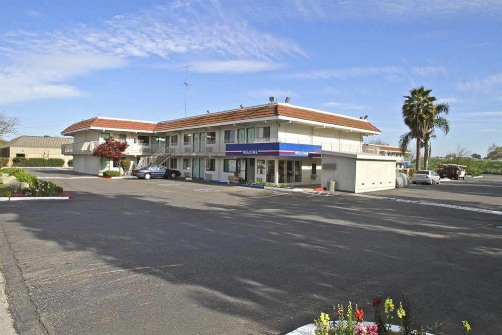 Park Inn By Radisson, Modesto Exterior photo